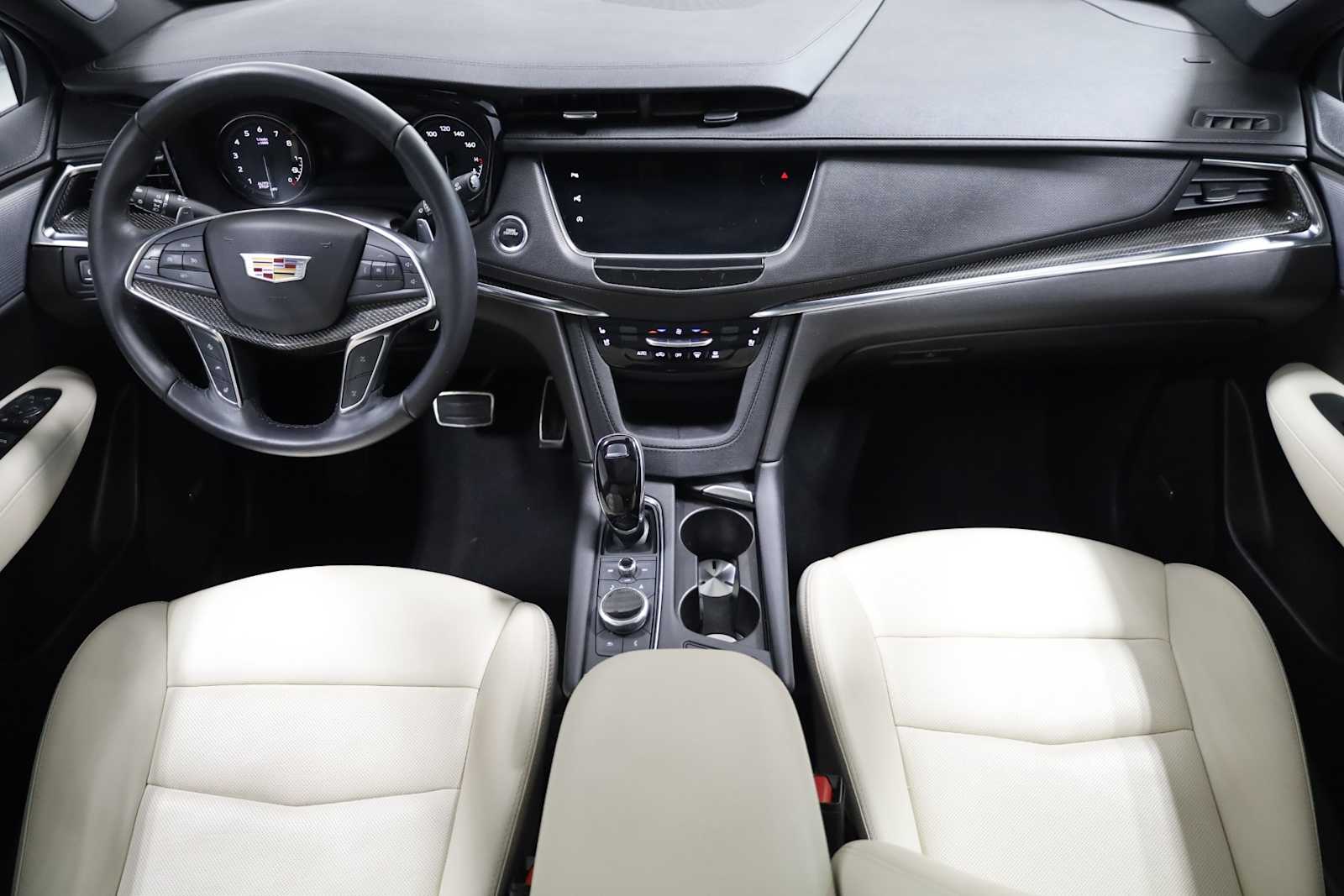 Thumbnail: 2023 Cadillac XT5 - 24