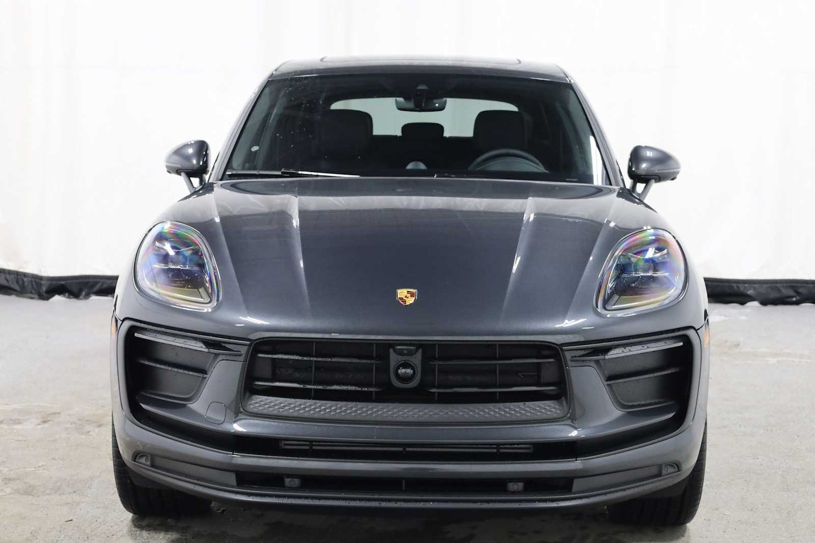 Thumbnail: 2026 Porsche Macan - 14