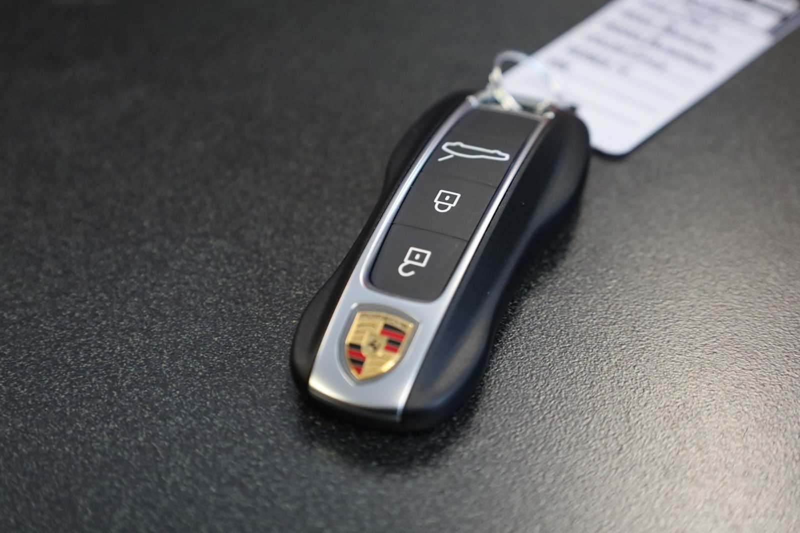 Thumbnail: 2026 Porsche Panamera - 43