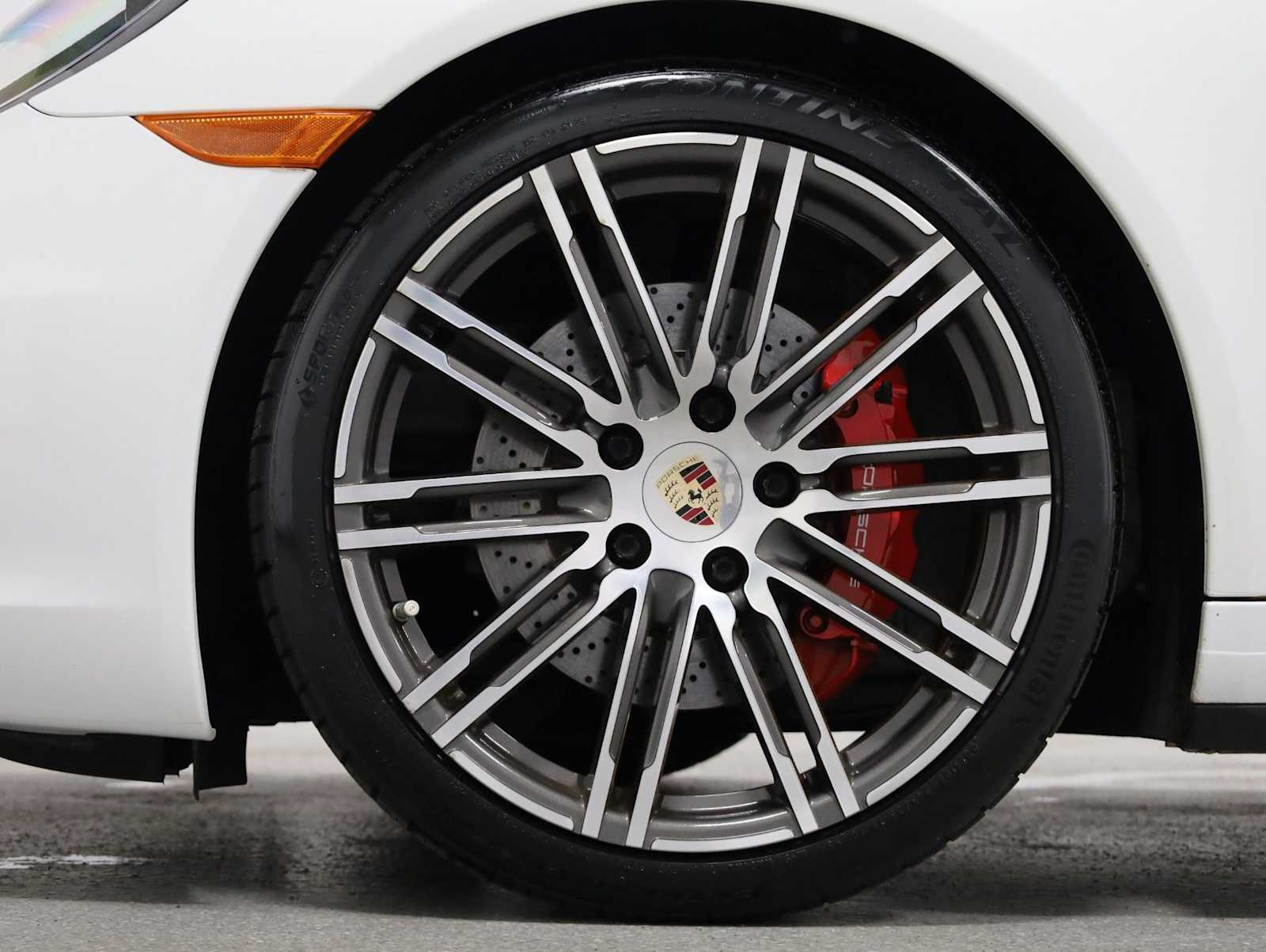 Thumbnail: 2014 Porsche 911 - 38