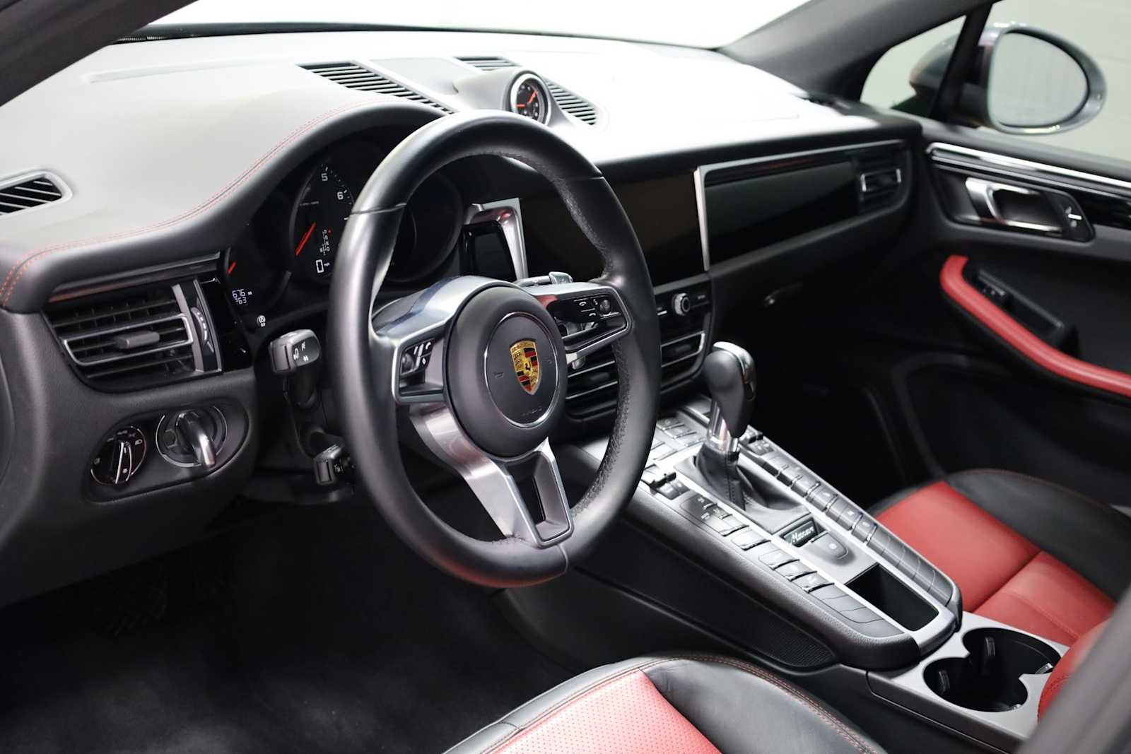 Thumbnail: 2021 Porsche Macan - 4