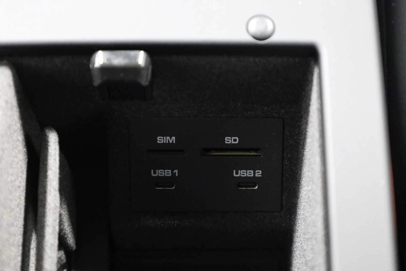 Thumbnail: 2026 Porsche Macan - 35