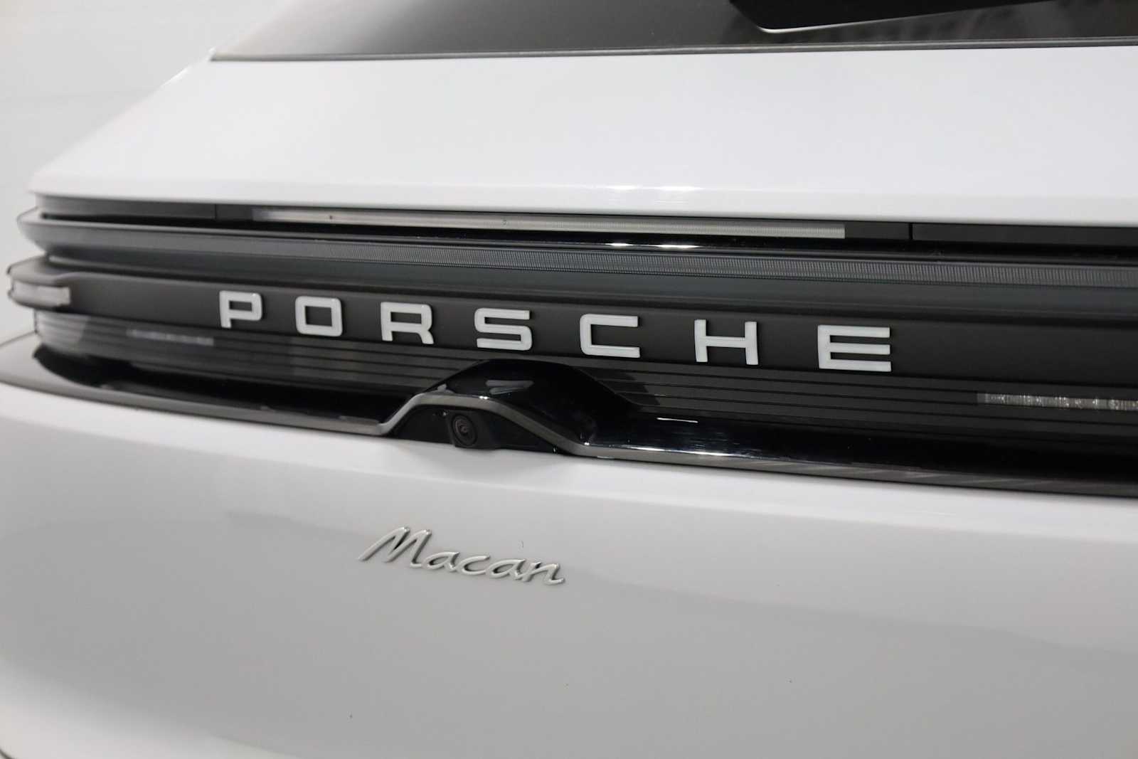 Thumbnail: 2025 Porsche Macan - 8