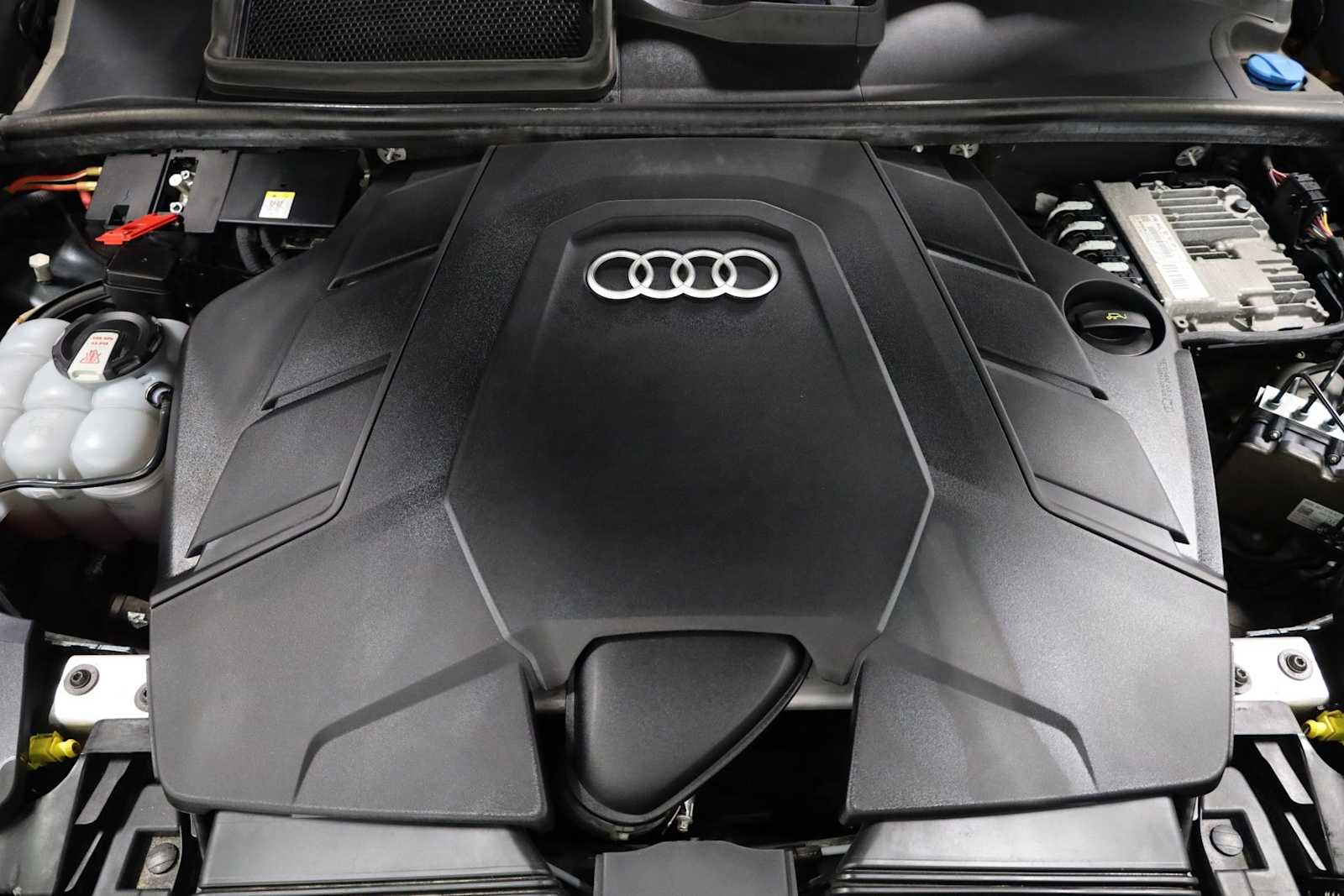 Thumbnail: 2021 Audi Q8 - 39