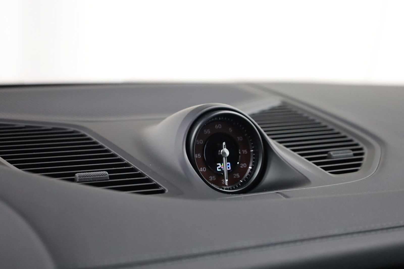 Thumbnail: 2026 Porsche Cayenne - 18