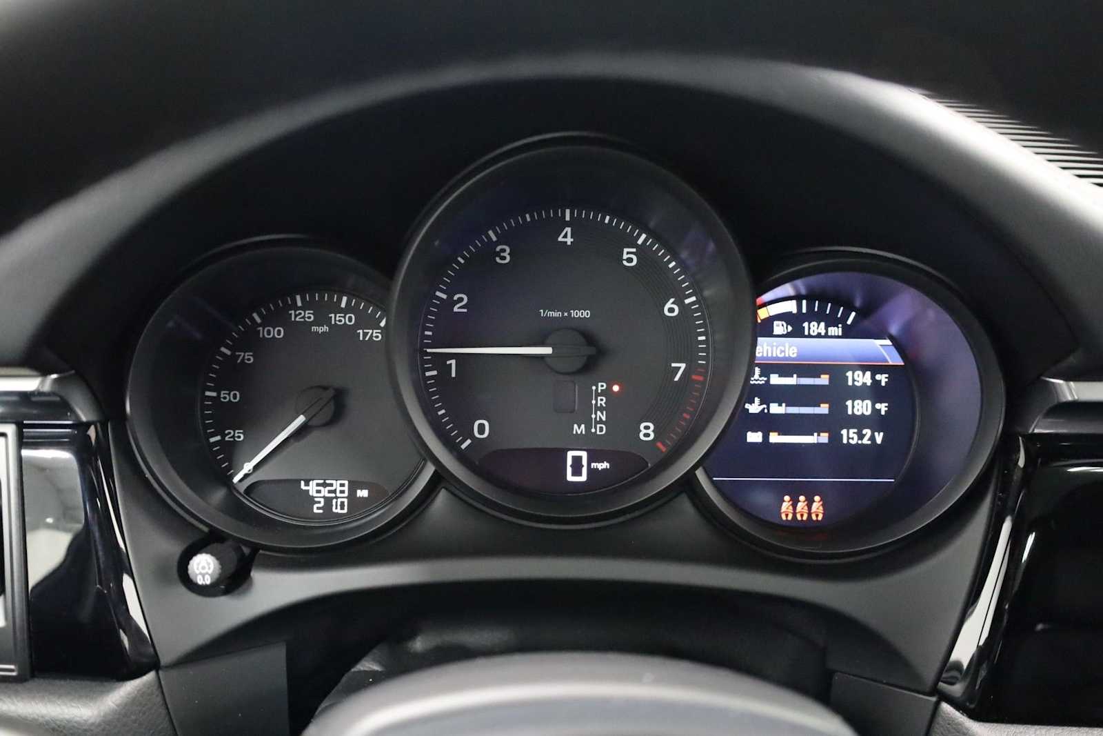 Thumbnail: 2025 Porsche Macan - 24