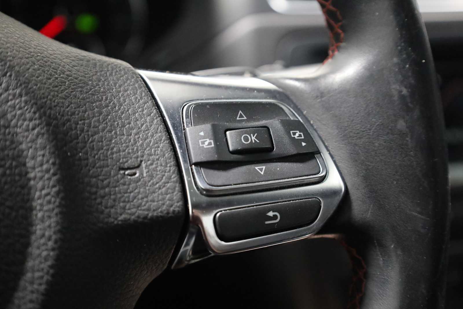 Thumbnail: 2014 Volkswagen Jetta - 25