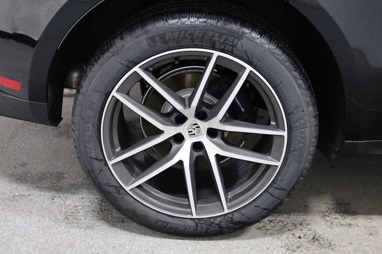 Thumbnail: 2026 Porsche Macan - 38