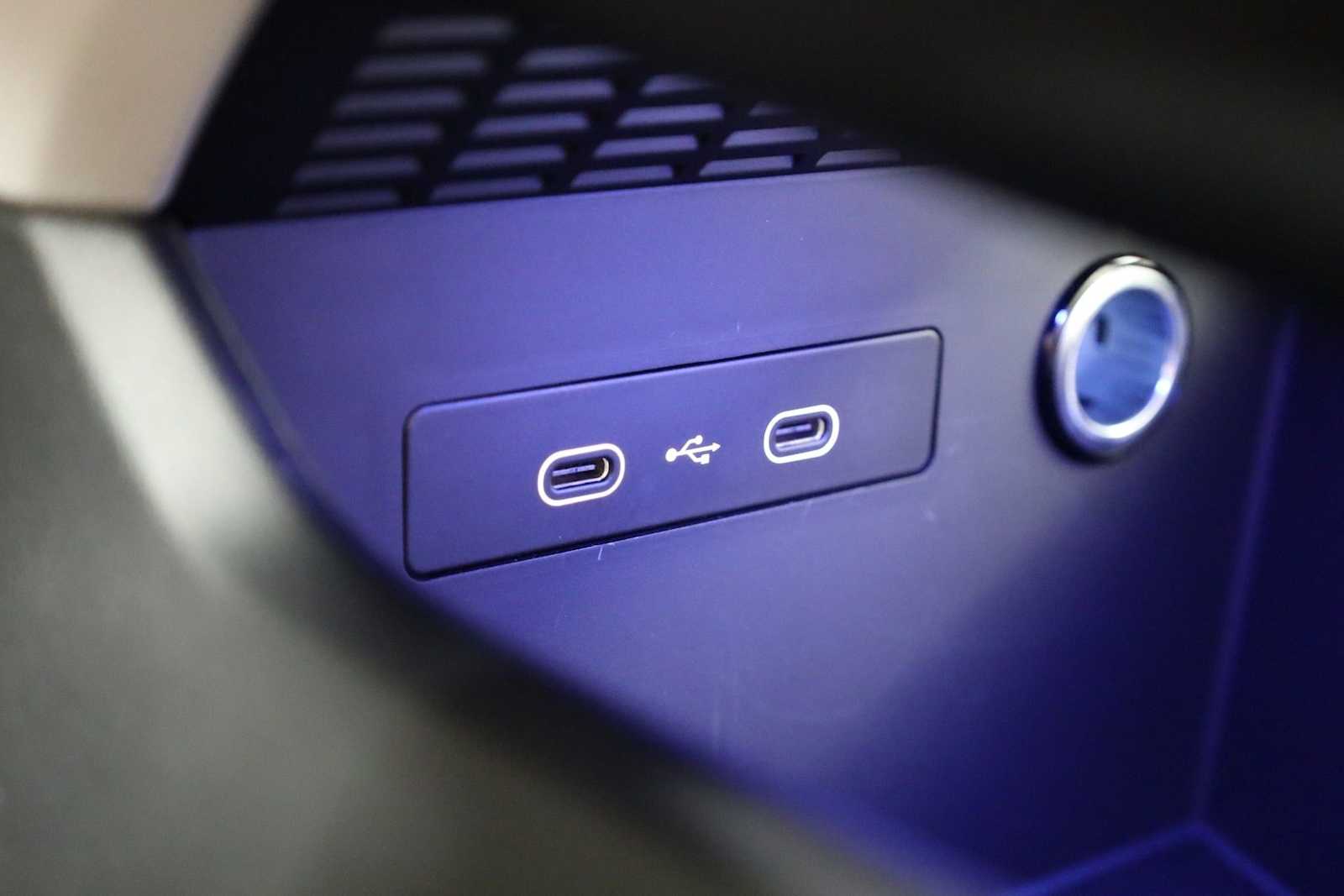 Thumbnail: 2025 Porsche Macan - 36