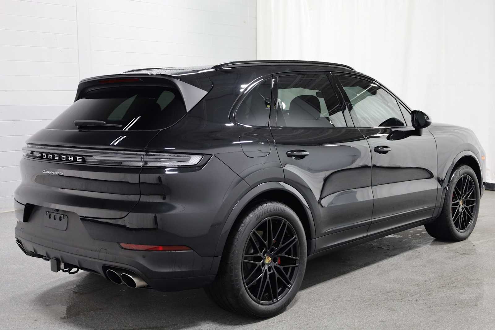 Thumbnail: 2024 Porsche Cayenne - 9