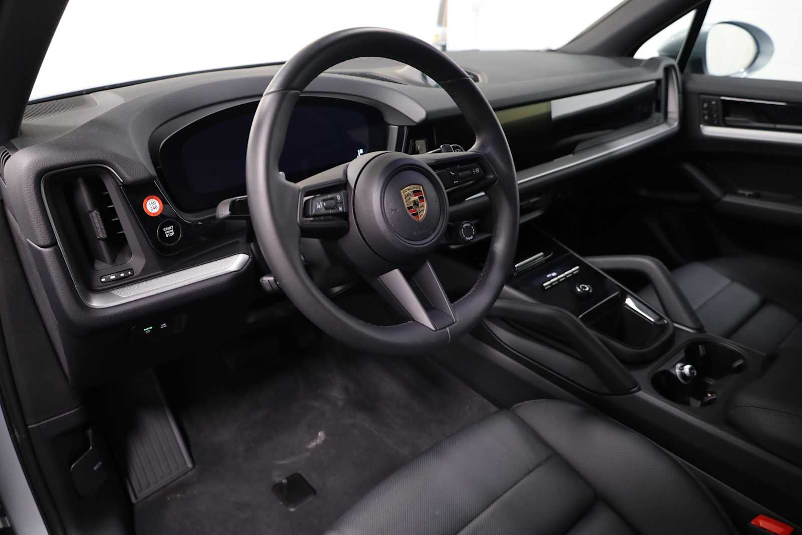 Thumbnail: 2024 Porsche Cayenne - 4