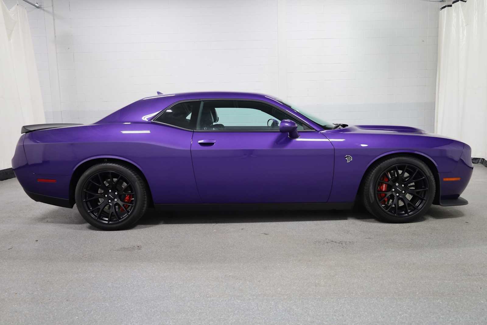 Thumbnail: 2016 Dodge Challenger - 10