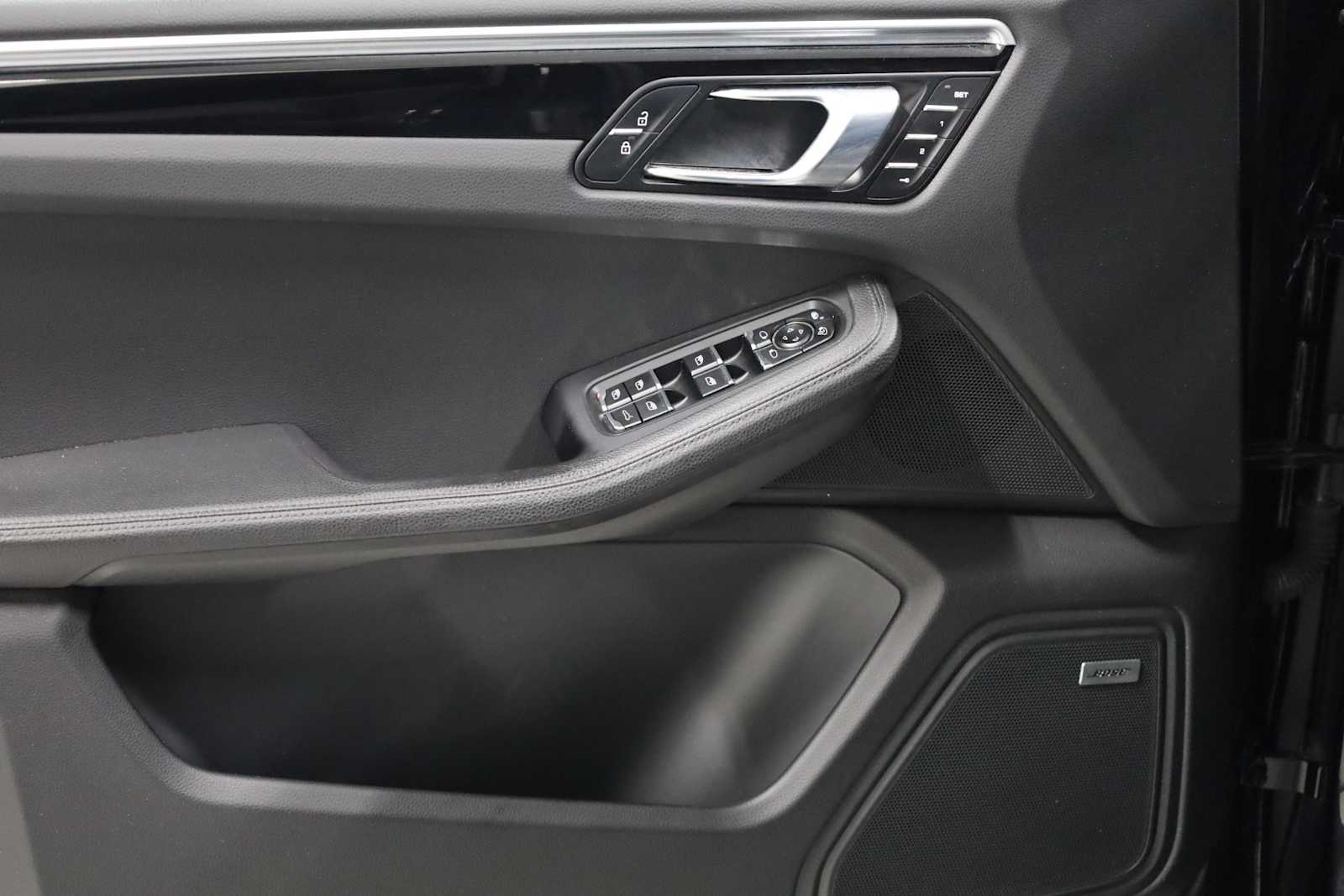 Thumbnail: 2021 Porsche Macan - 16