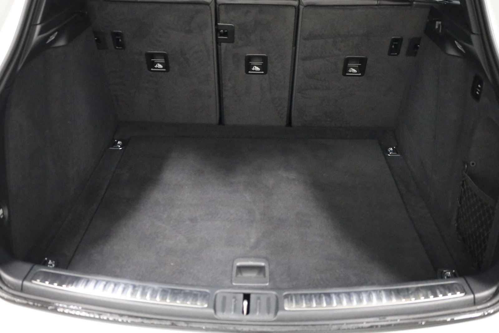 Thumbnail: 2018 Porsche Macan - 41