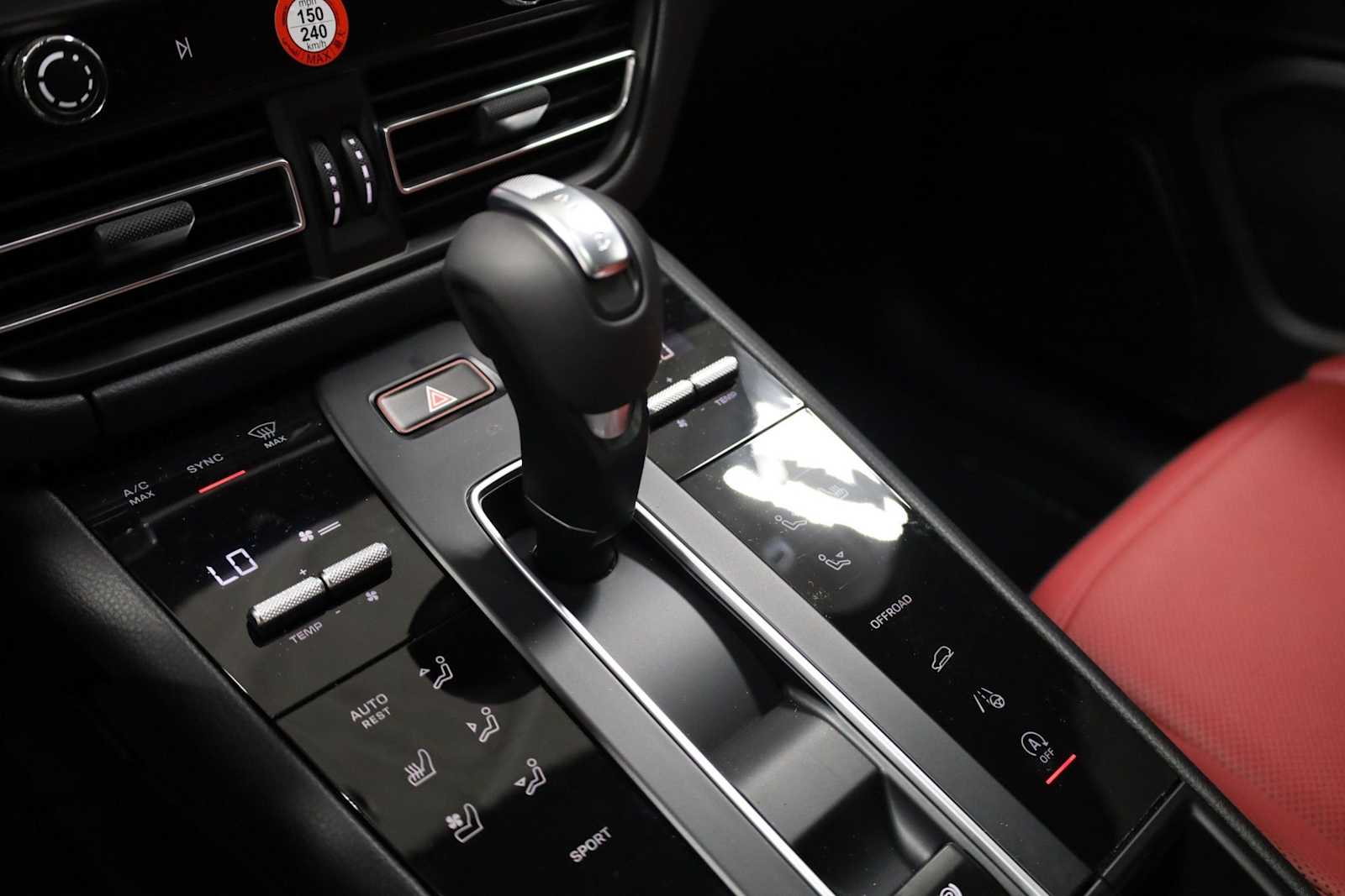 Thumbnail: 2026 Porsche Macan - 28