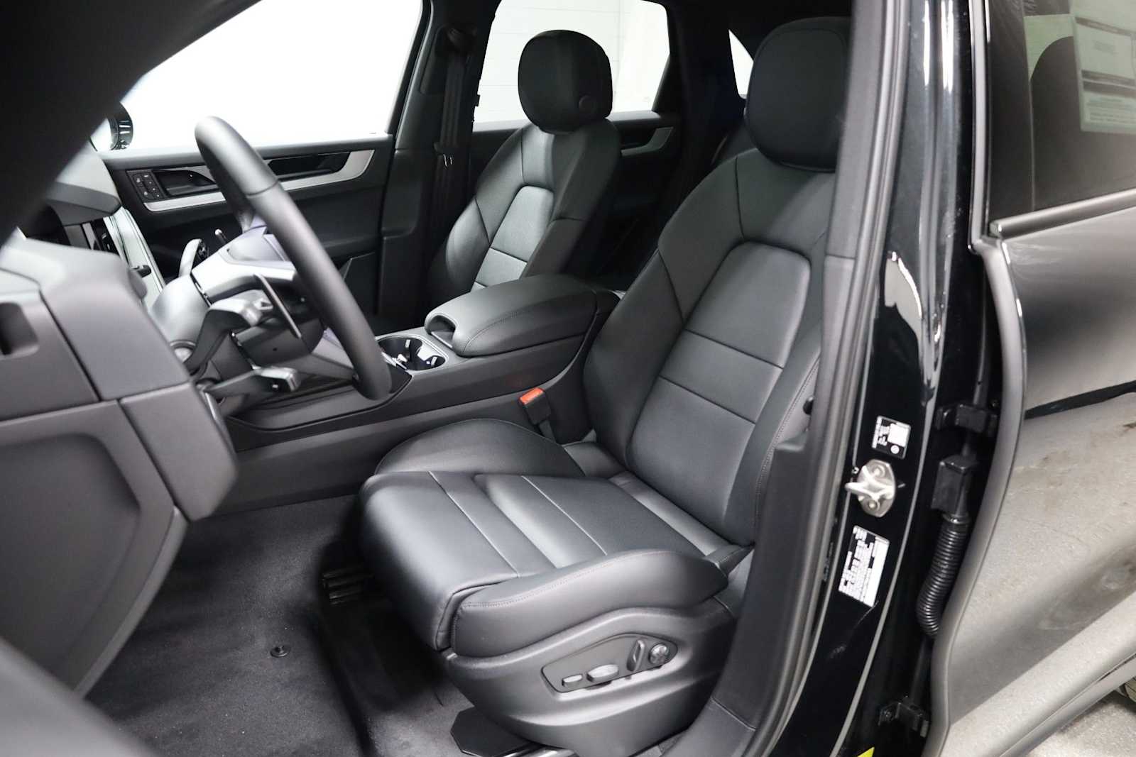 Thumbnail: 2026 Porsche Cayenne - 5