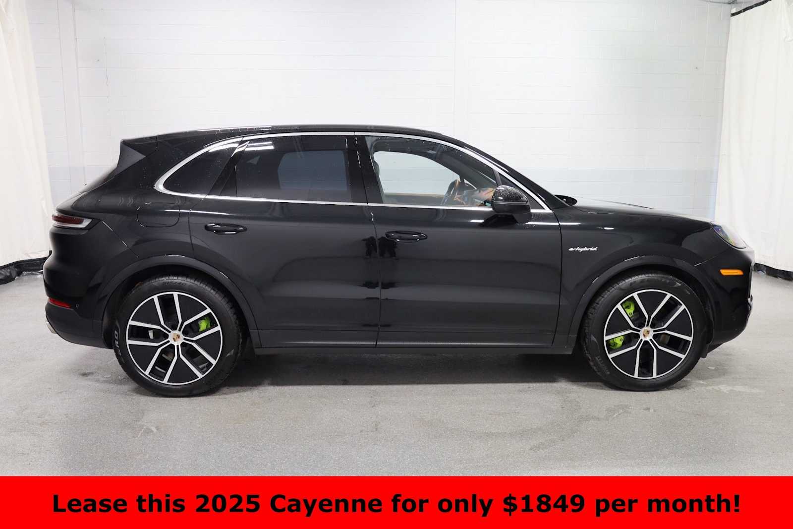 Thumbnail: 2025 Porsche Cayenne - 10