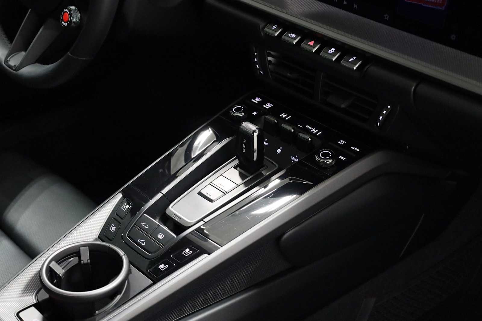 Thumbnail: 2025 Porsche 911 - 21