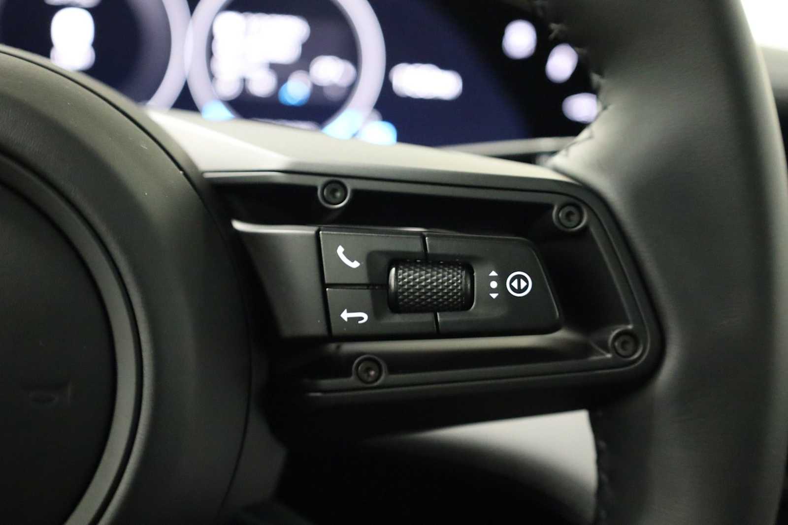 Thumbnail: 2026 Porsche Taycan - 28