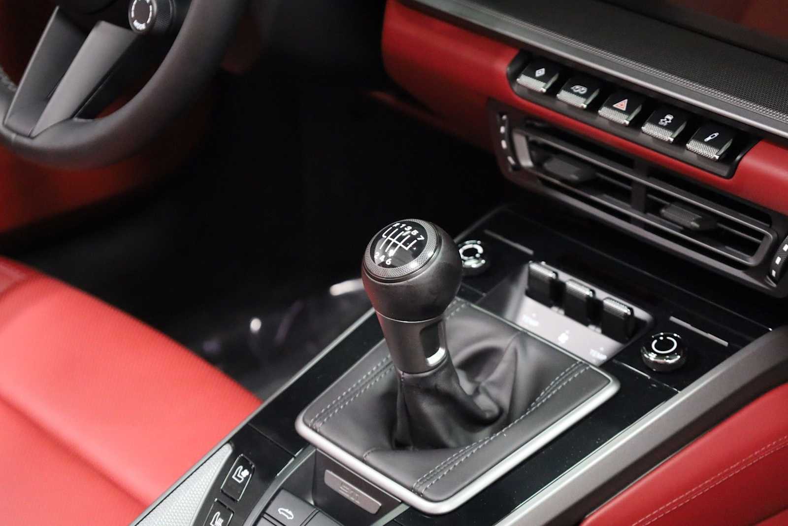 Thumbnail: 2024 Porsche 911 - 18