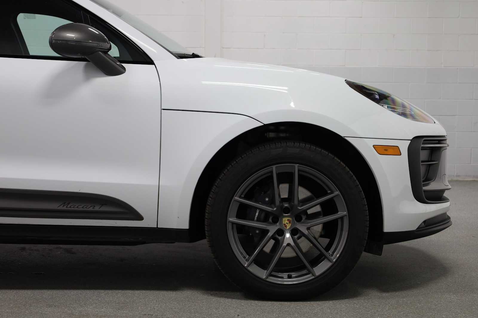 Thumbnail: 2025 Porsche Macan - 11
