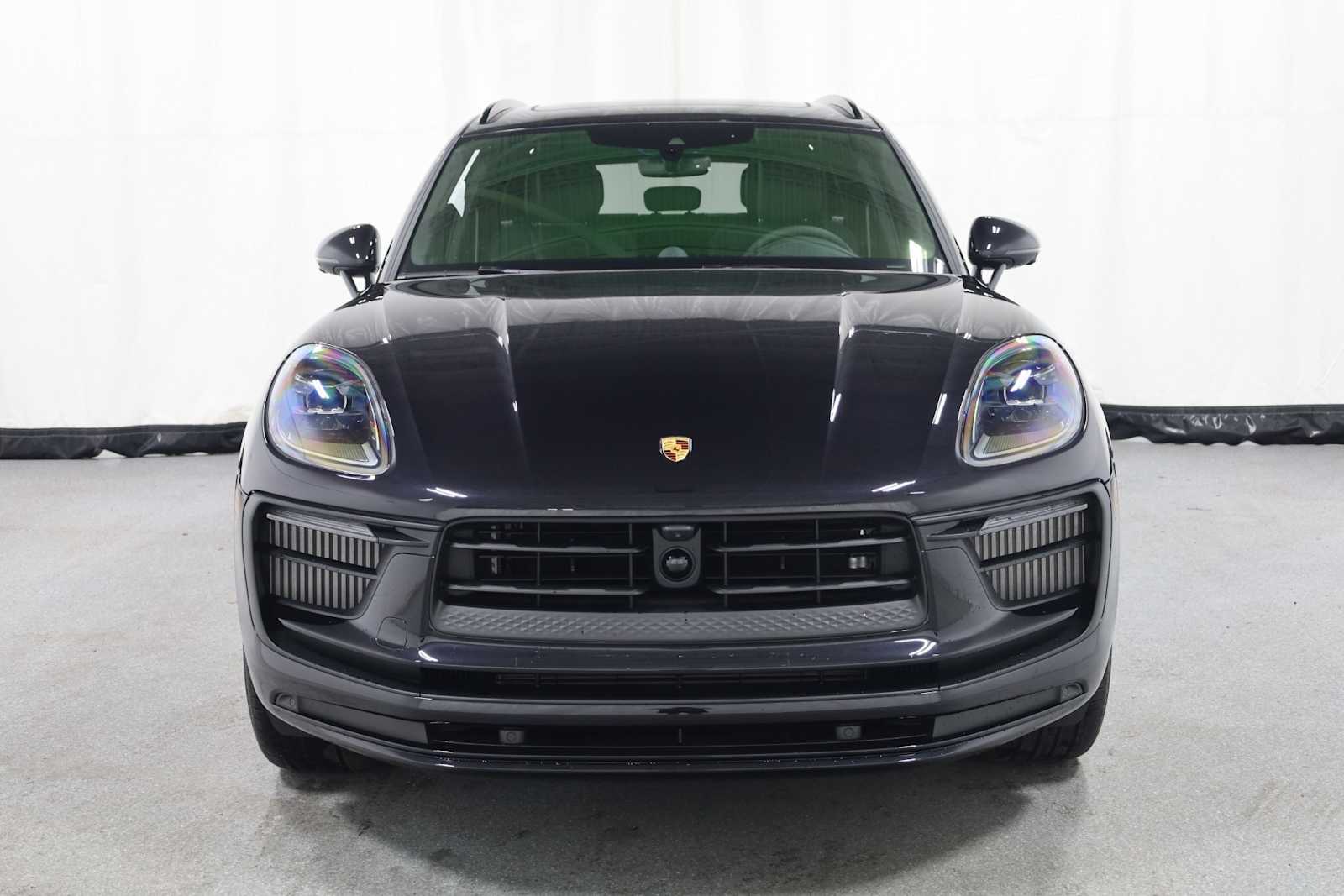 Thumbnail: 2025 Porsche Macan - 14