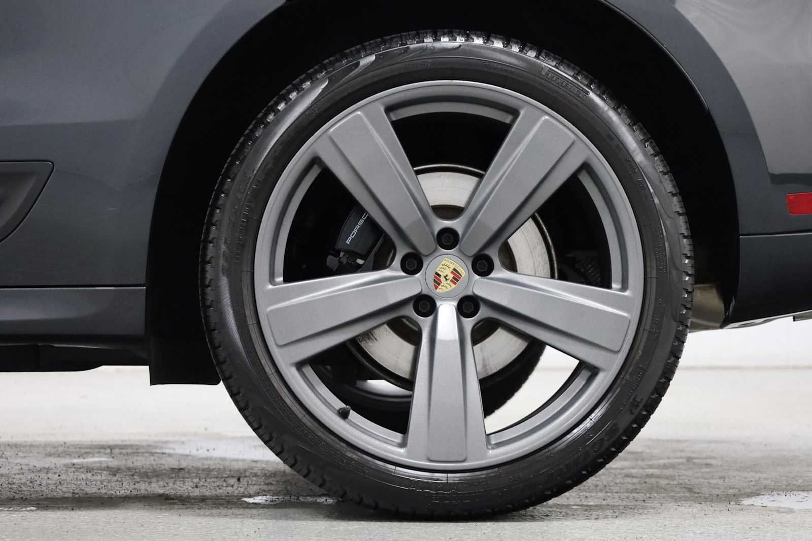 Thumbnail: 2024 Porsche Macan - 39