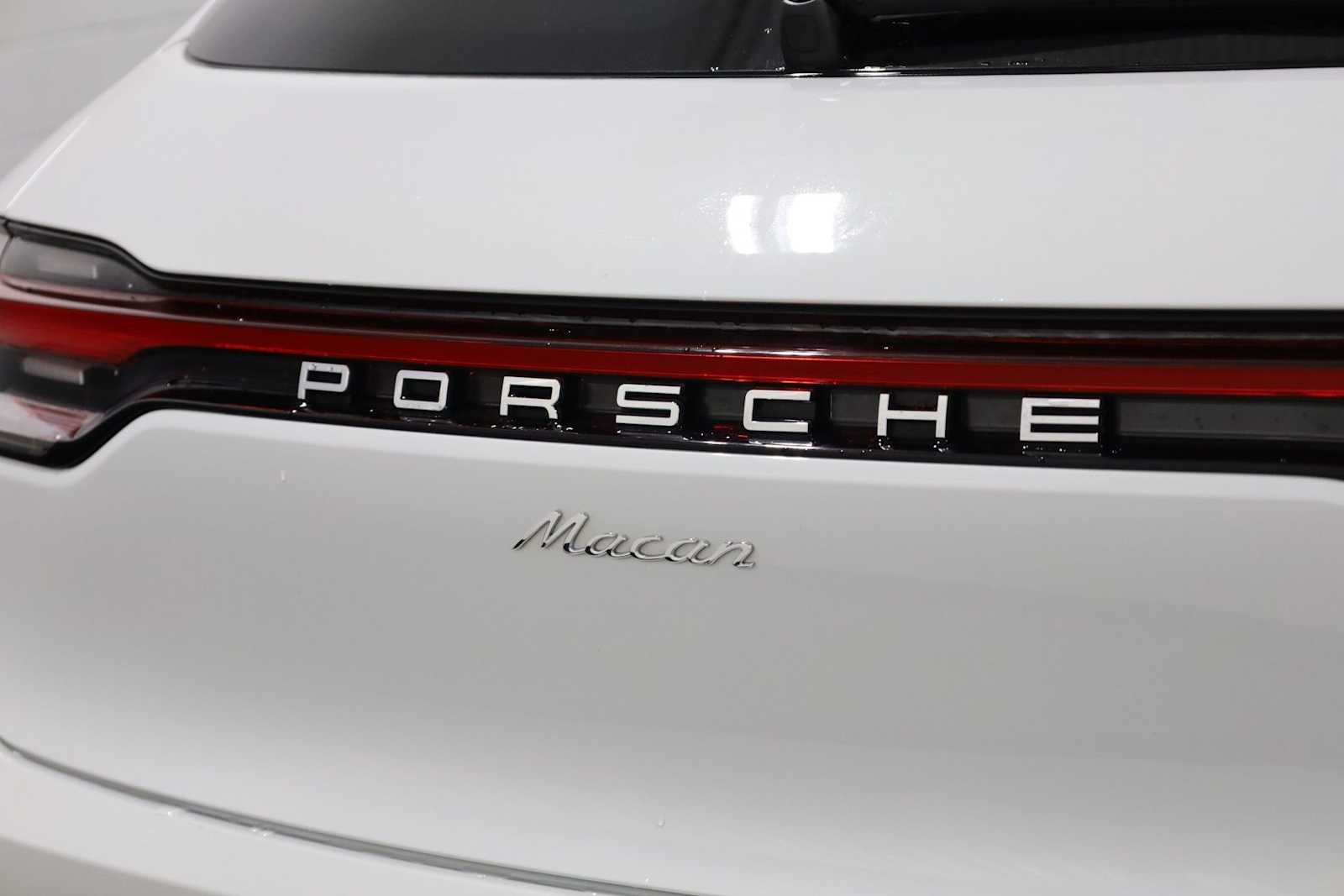 Thumbnail: 2026 Porsche Macan - 8