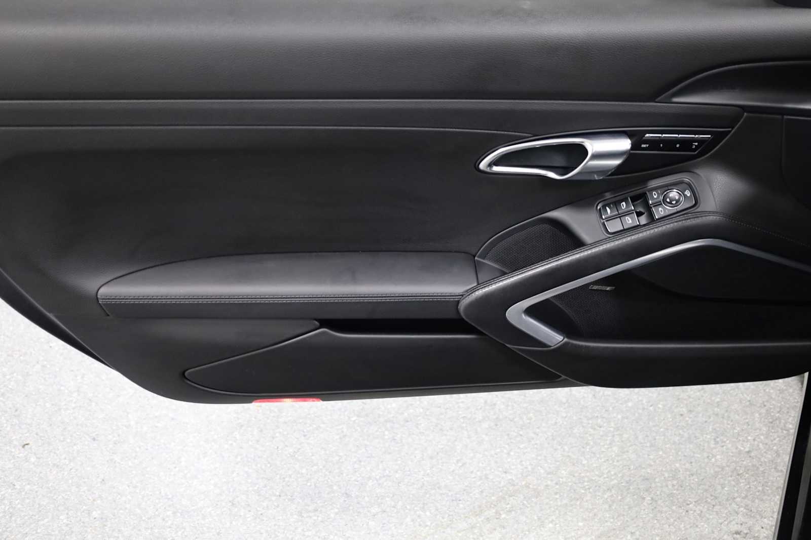 2013 Porsche 911 Carrera 16