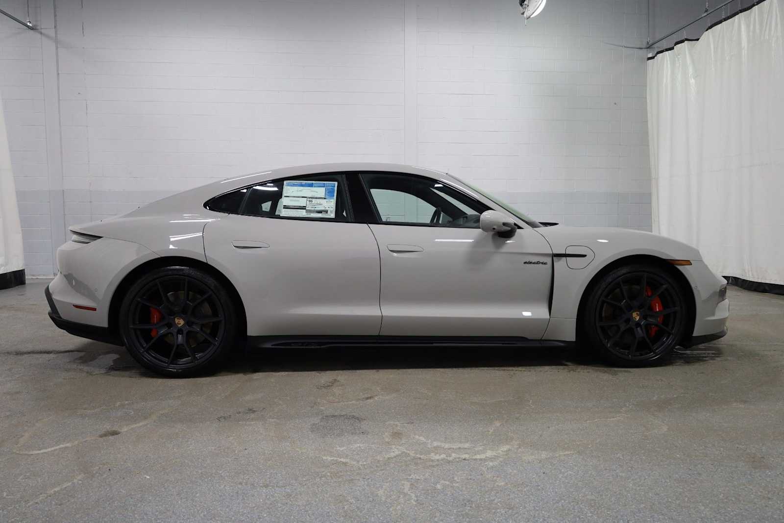 Thumbnail: 2026 Porsche Taycan - 10