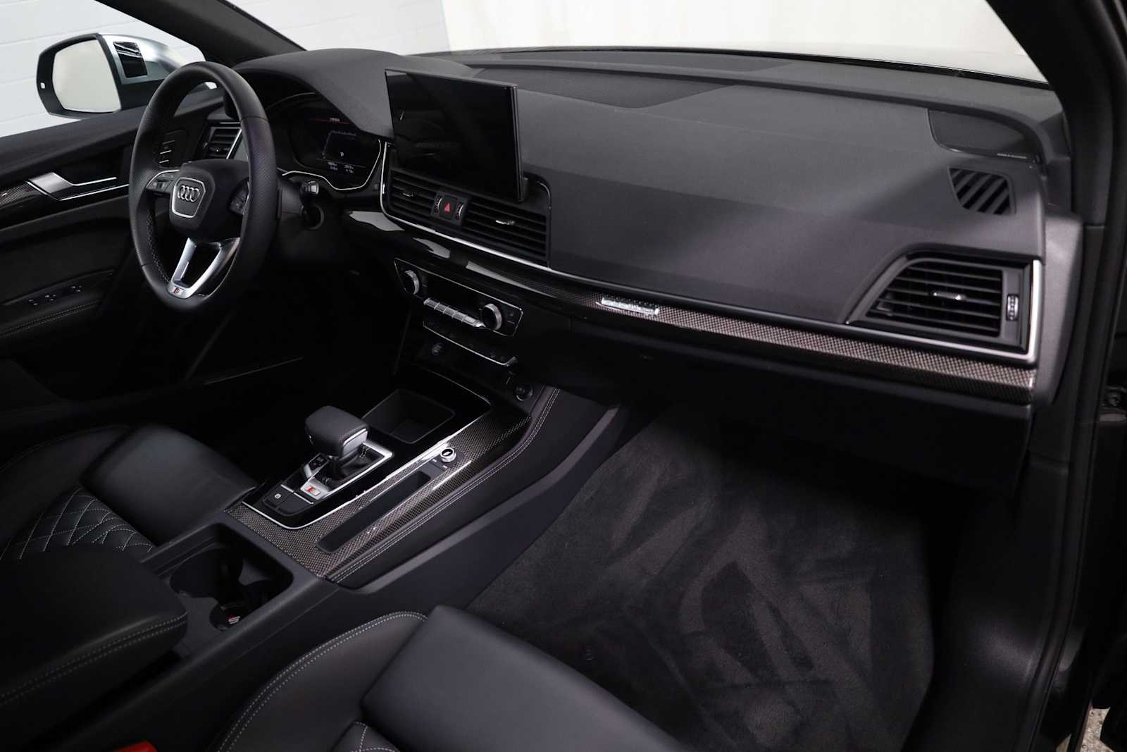 Thumbnail: 2024 Audi SQ5 - 6