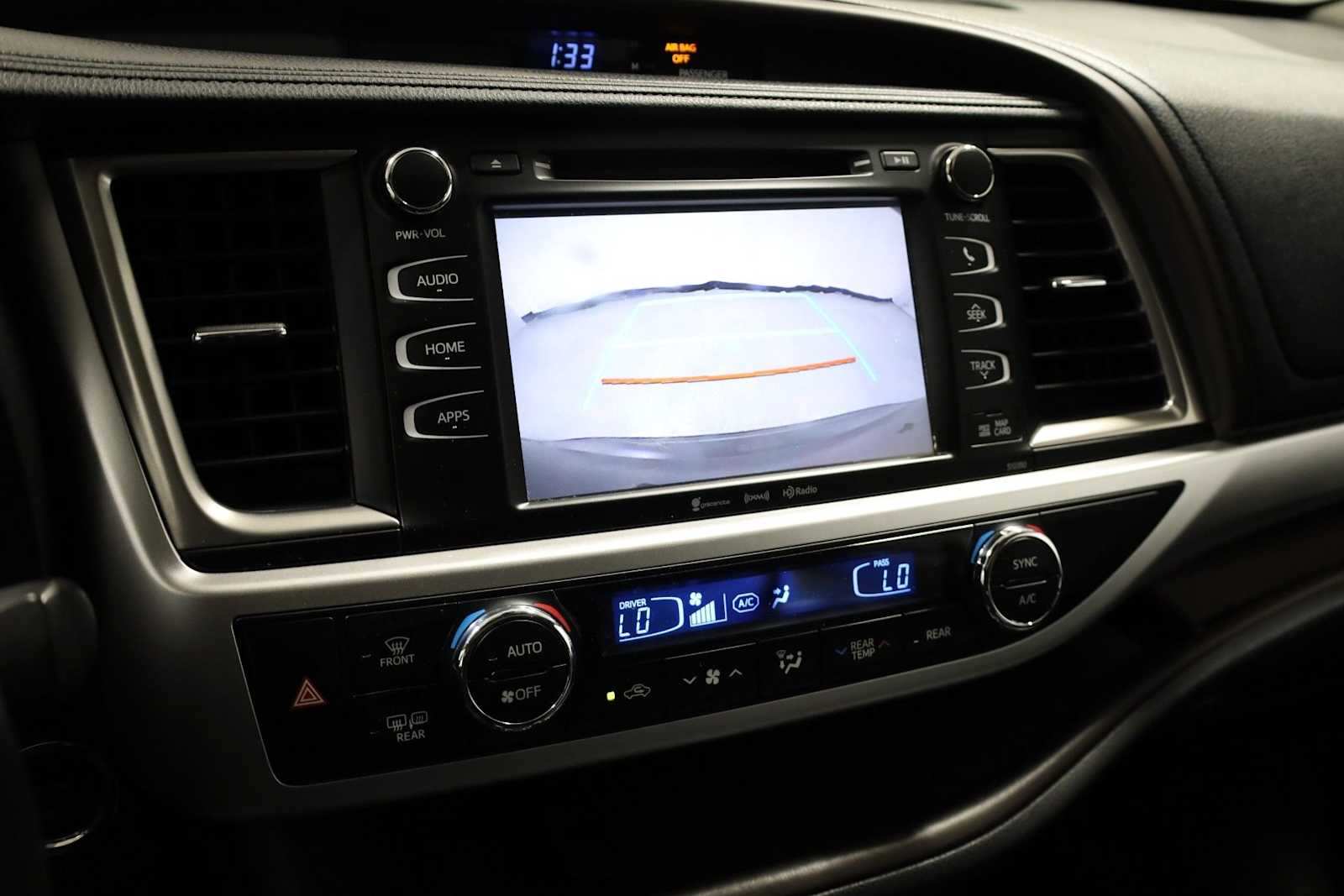 Thumbnail: 2019 Toyota Highlander - 32