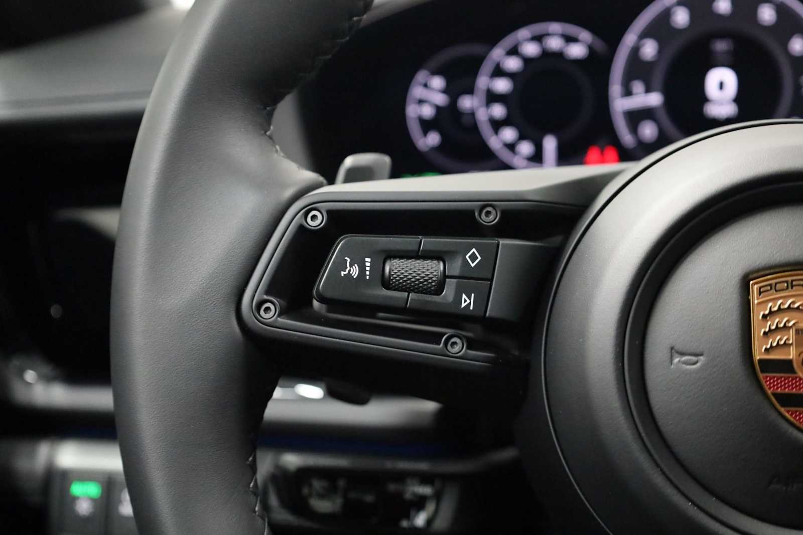 Thumbnail: 2026 Porsche Panamera - 27