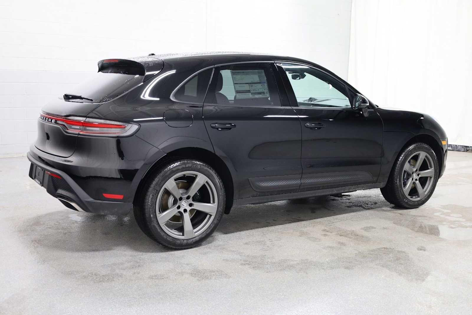 Thumbnail: 2026 Porsche Macan - 9