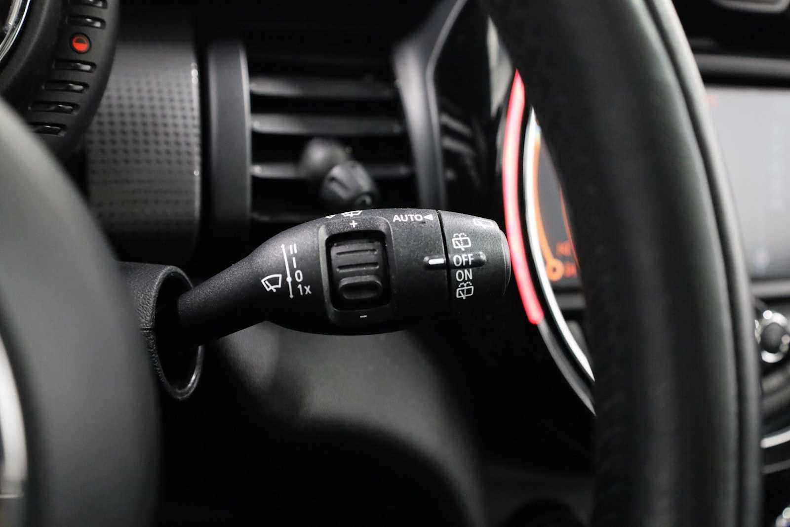 Thumbnail: 2016 MINI Cooper Hardtop - 28