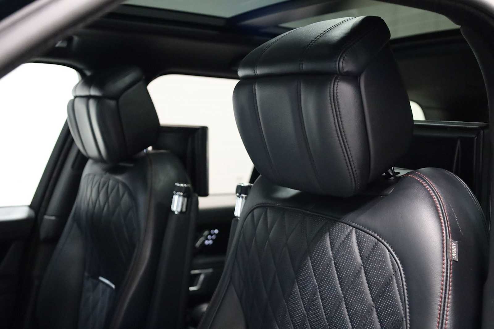 Thumbnail: 2019 Land Rover Range Rover - 18