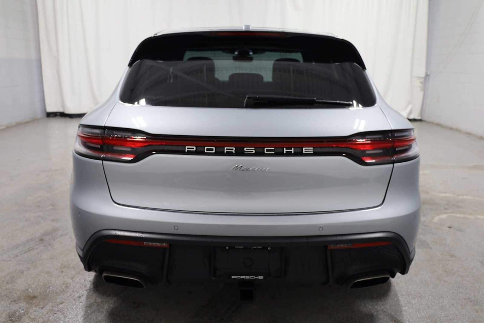 Thumbnail: 2023 Porsche Macan - 7