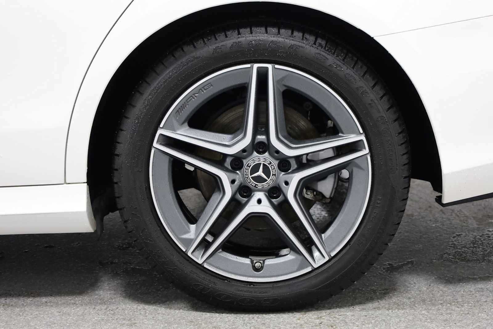 Thumbnail: 2023 Mercedes-Benz E-Class - 32