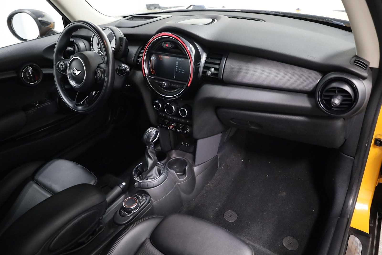 Thumbnail: 2016 MINI Cooper Hardtop - 6