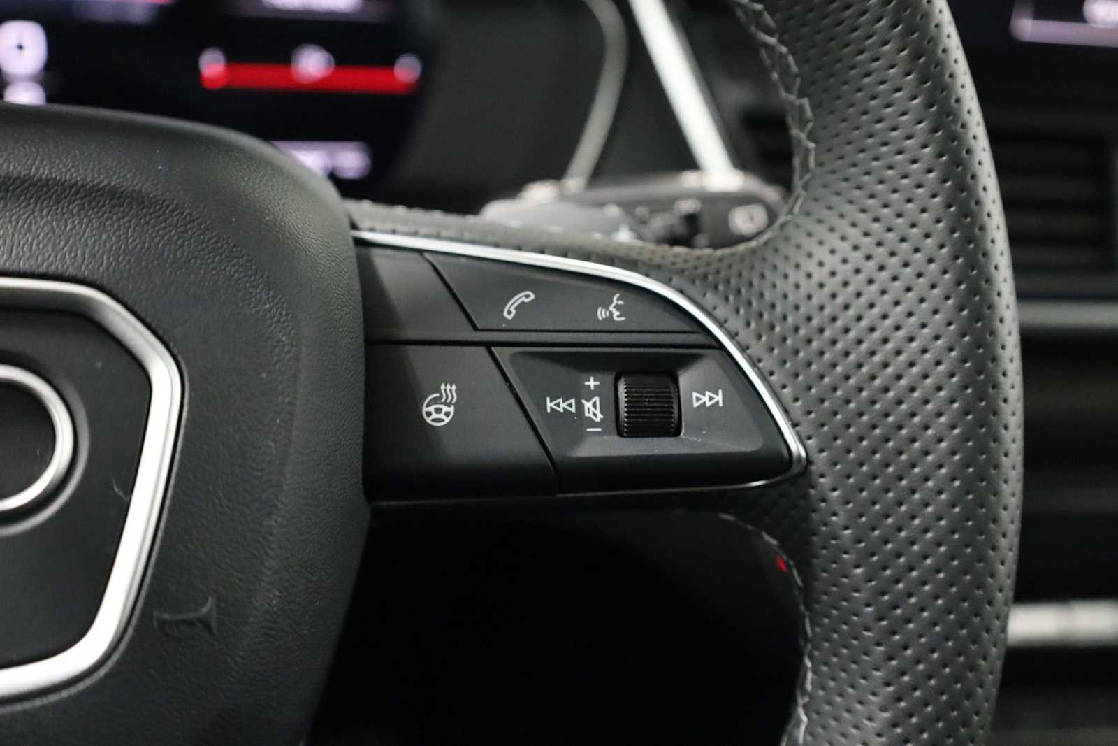 Thumbnail: 2024 Audi SQ5 - 26