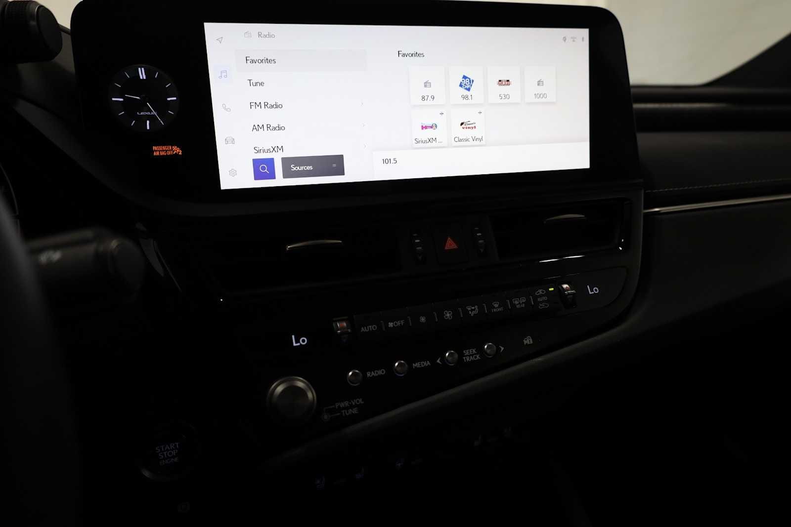 Thumbnail: 2023 Lexus ES - 29