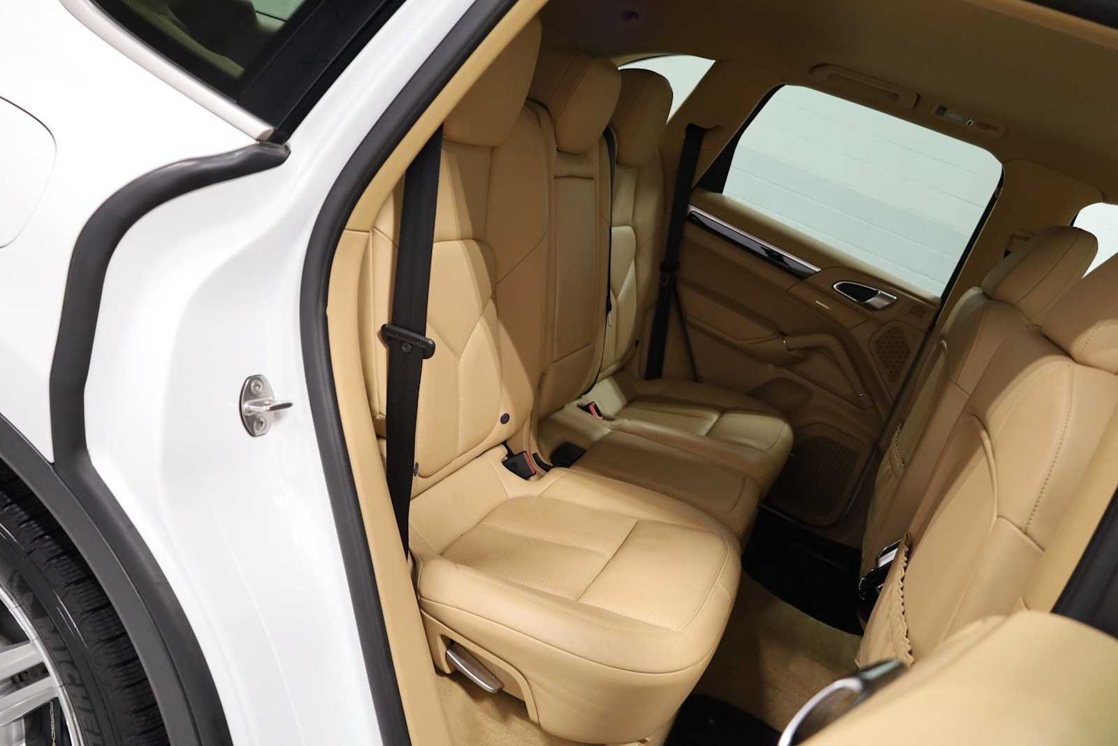 Thumbnail: 2014 Porsche Cayenne - 35