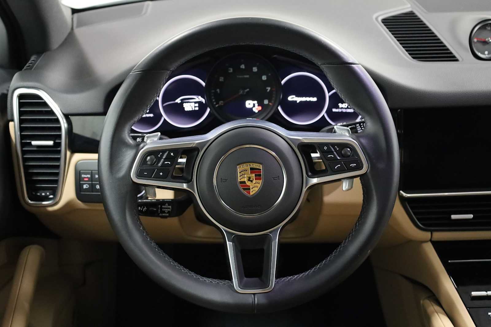 Thumbnail: 2022 Porsche Cayenne - 25