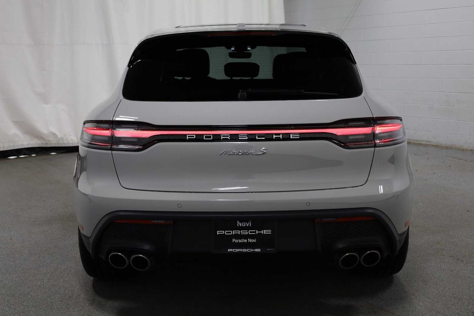 Thumbnail: 2026 Porsche Macan - 7