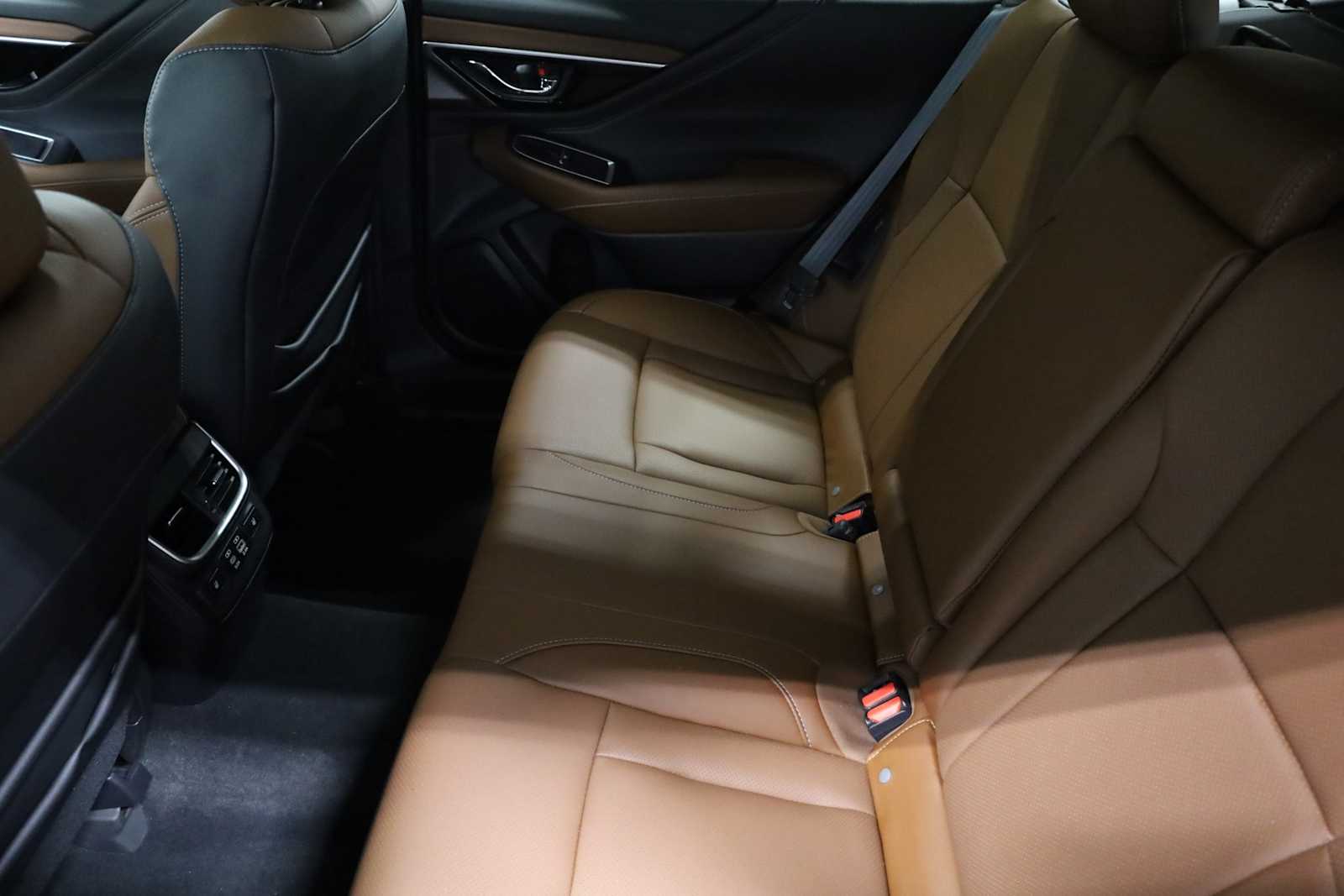 2024 Subaru Outback Touring 32