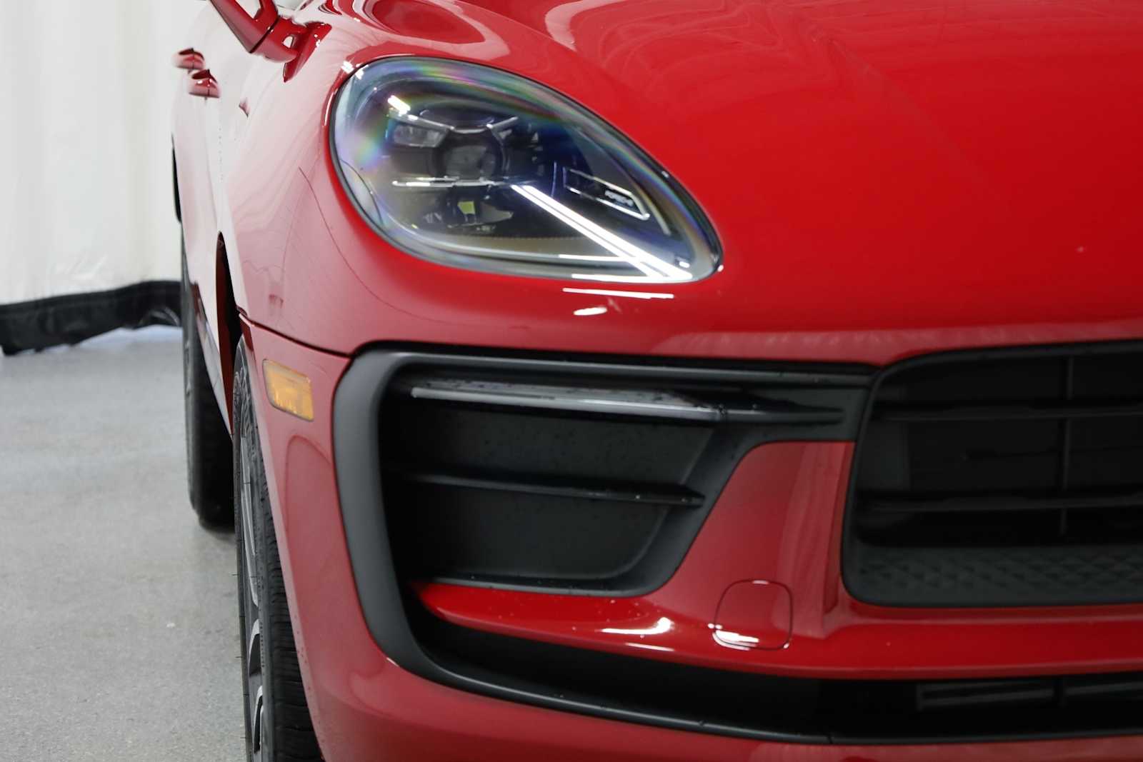 Thumbnail: 2025 Porsche Macan - 14