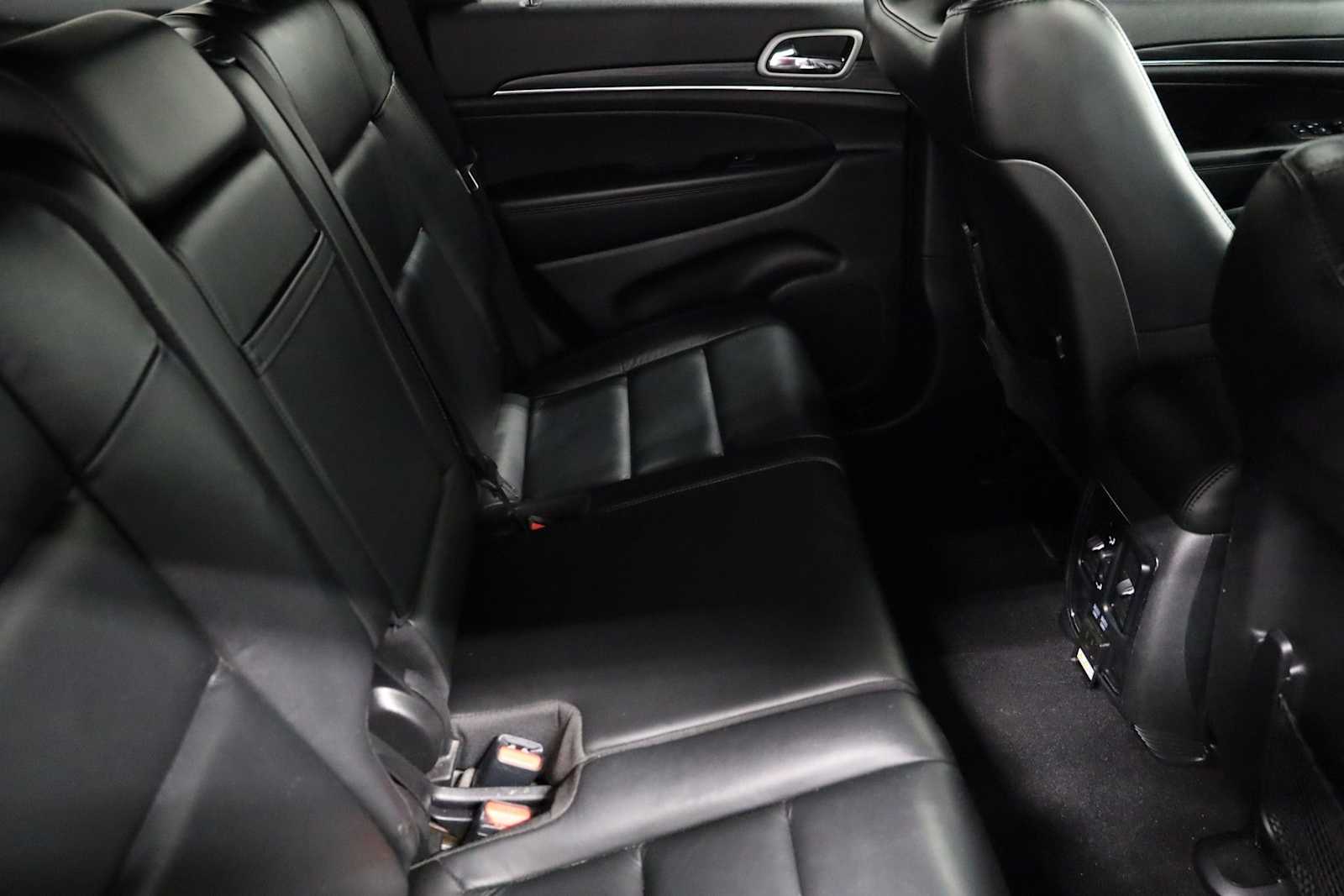 Thumbnail: 2021 Jeep Grand Cherokee - 32