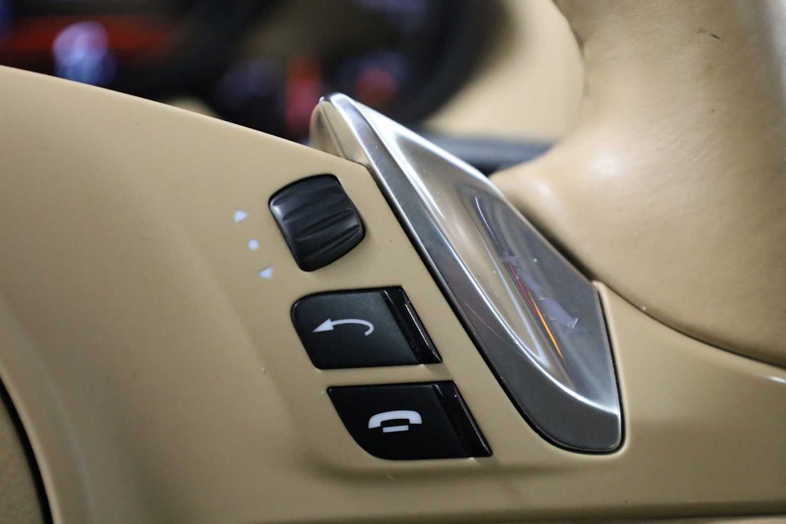 Thumbnail: 2014 Porsche Cayenne - 28