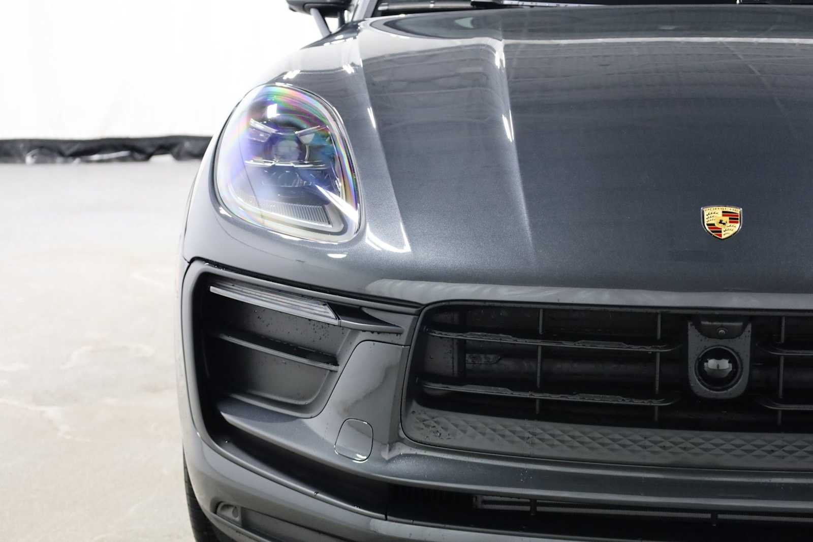 Thumbnail: 2026 Porsche Macan - 15