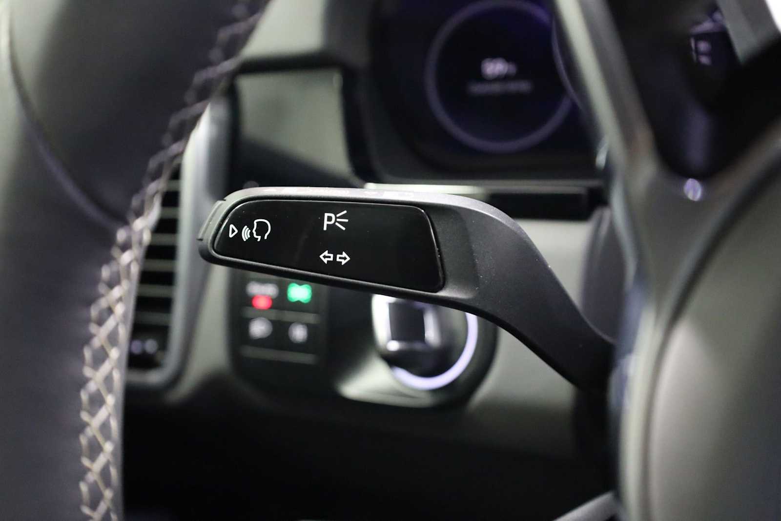 Thumbnail: 2023 Porsche Cayenne - 31